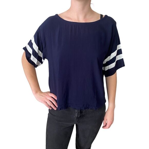 Gap navy top  - Picture 1 of 10